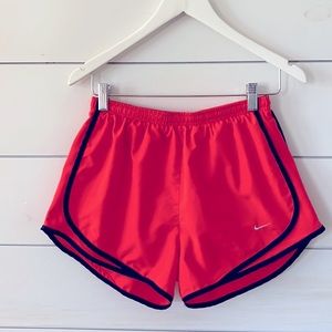 Nike Tempo Dri-Fit - Size M